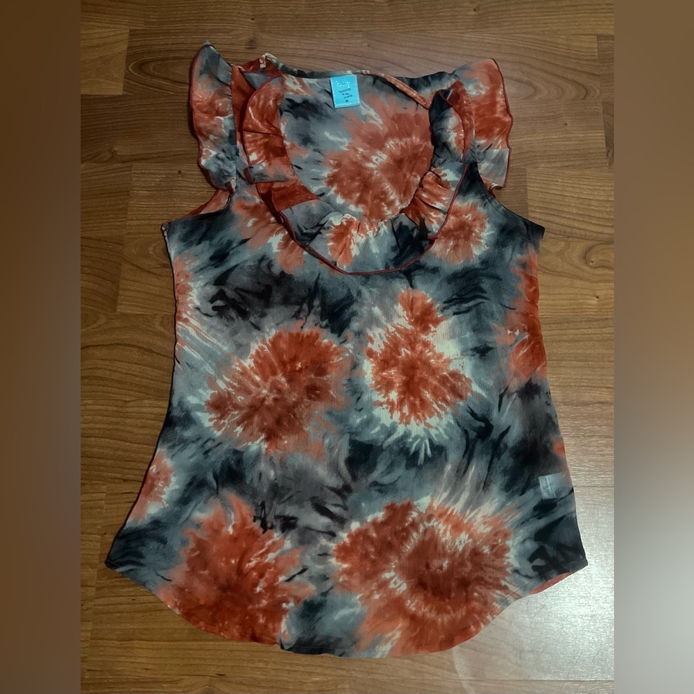 H.I.P. Woman’s sleeveless floral sheer top